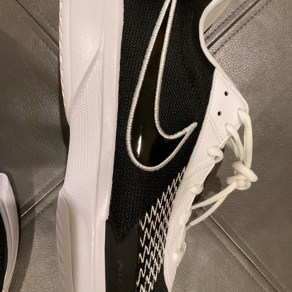 NWOT Nike Men's Black and White Air Zoom G.T. Cut Academy Athletic Shoes - Picture 6 of 8